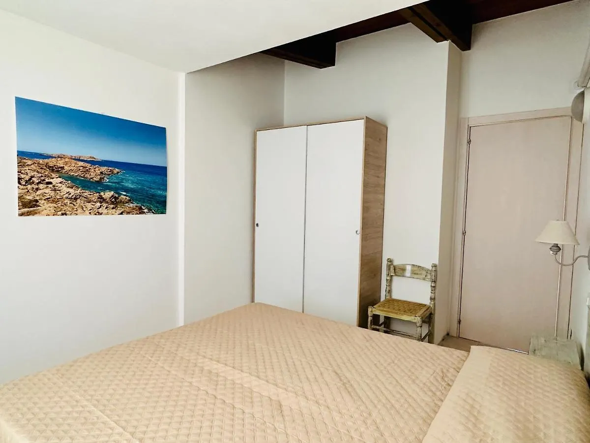 L'Approdo Apartments Isola Rossa Italia